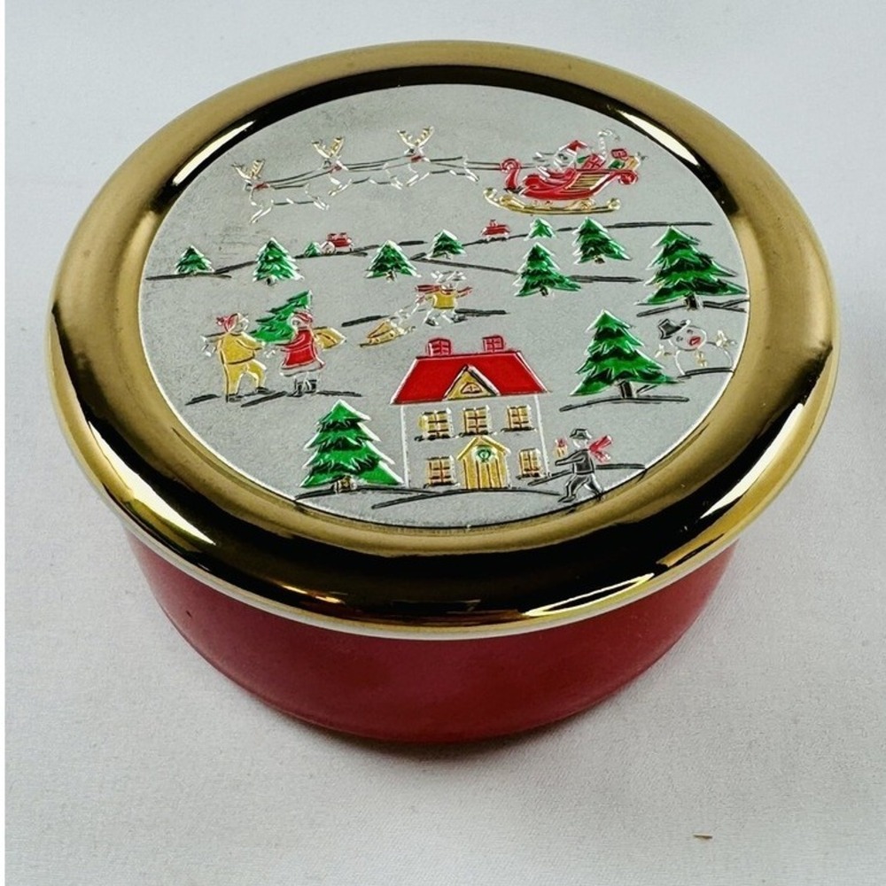 Vintage 1987 Action Industries Christmas Chokin Covered Box Santa Sleigh Scene